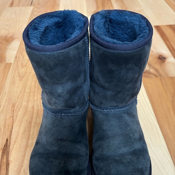 UGG Classic Short Sheepskin Shearling Boot in Two Toned Eve Blue - Picture 7 of 16